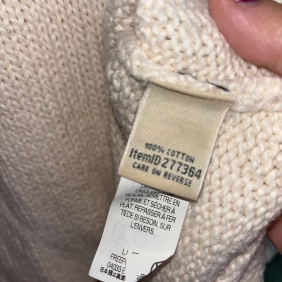 LL Bean XS cream sweater - Picture 5 of 6